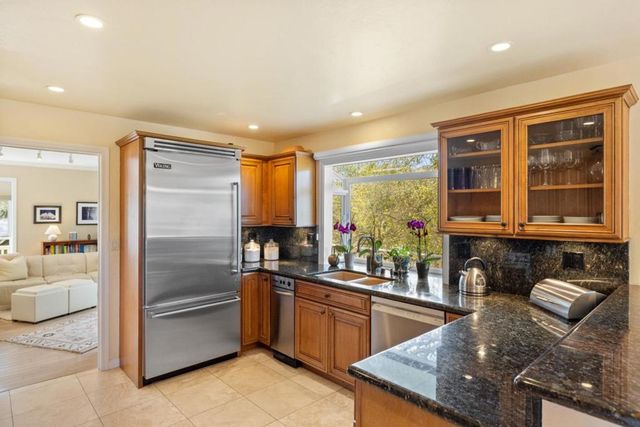 397 Corral De Tierra Road B, Salinas, CA 93908