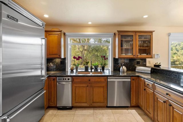 397 Corral De Tierra Road B, Salinas, CA 93908