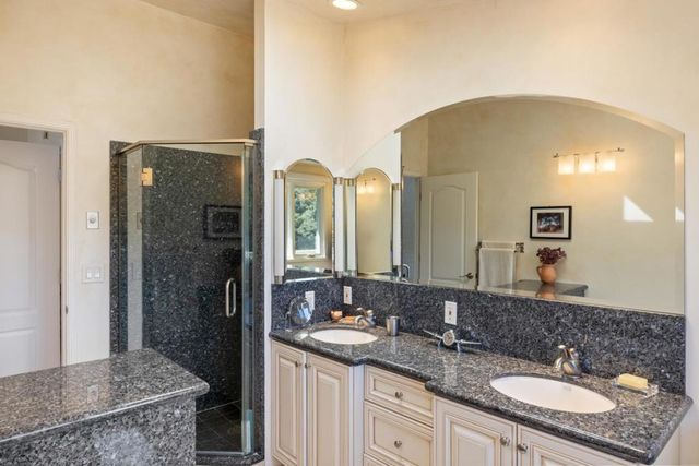 397 Corral De Tierra Road B, Salinas, CA 93908