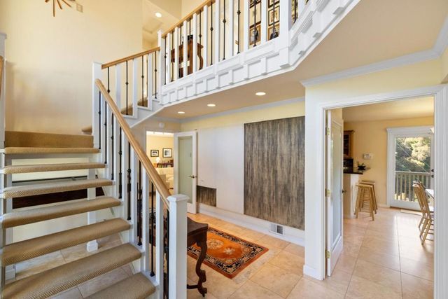 397 Corral De Tierra Road B, Salinas, CA 93908