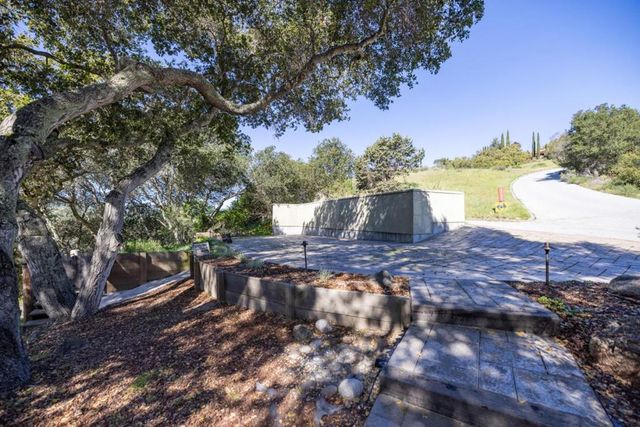 397 Corral De Tierra Road B, Salinas, CA 93908