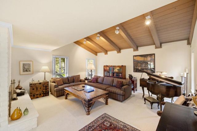 397 Corral De Tierra Road B, Salinas, CA 93908