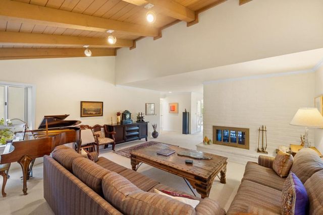 397 Corral De Tierra Road B, Salinas, CA 93908