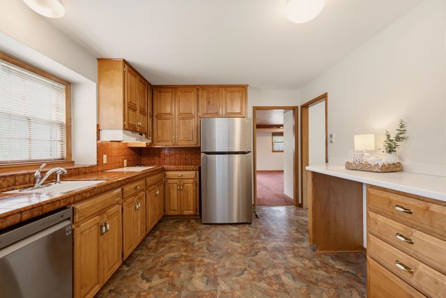 8132 E Morningside St, Wichita, KS 67207