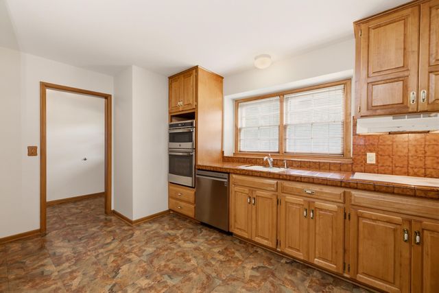 8132 E Morningside St, Wichita, KS 67207