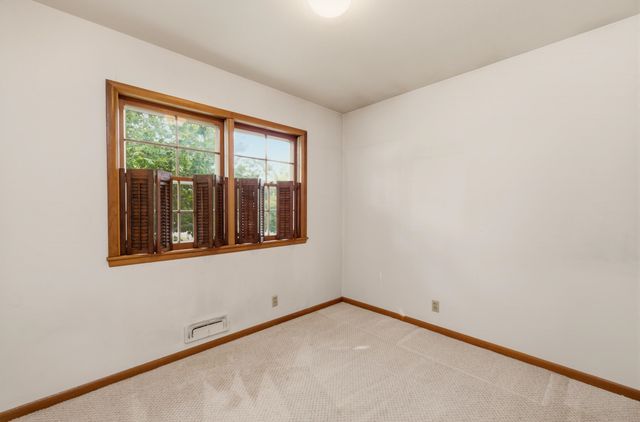 8132 E Morningside St, Wichita, KS 67207