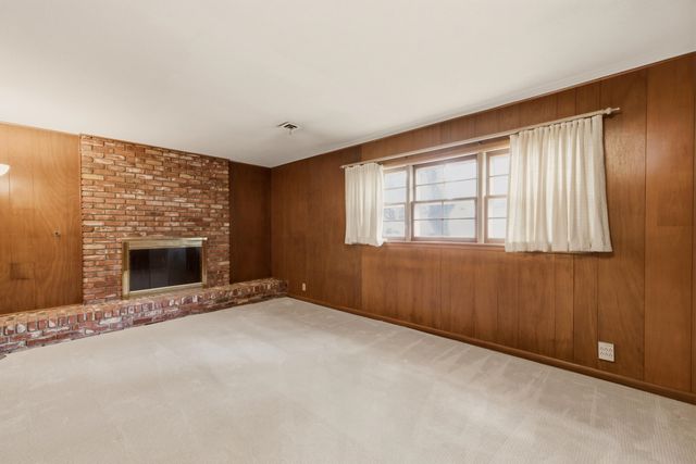 8132 E Morningside St, Wichita, KS 67207