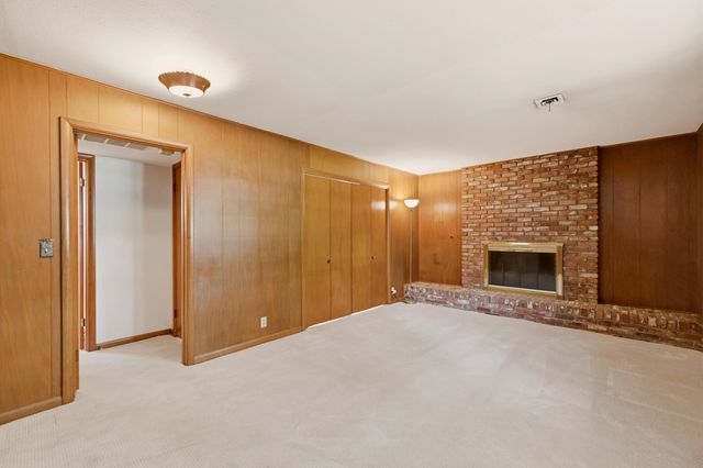 8132 E Morningside St, Wichita, KS 67207