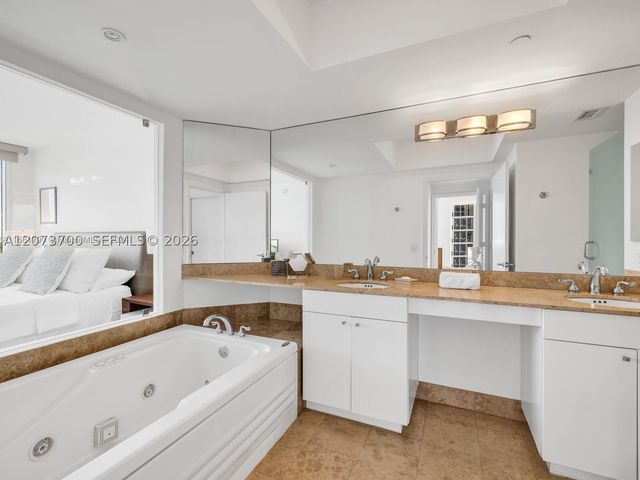4779 Collins Ave 1005, Miami Beach, FL 33140
