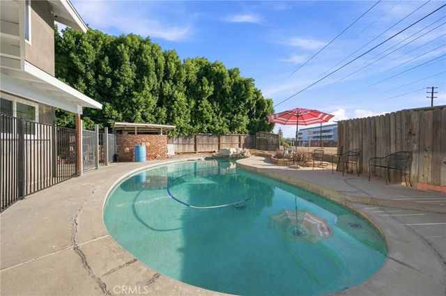 18930 Cantara Street, Reseda, CA 91335