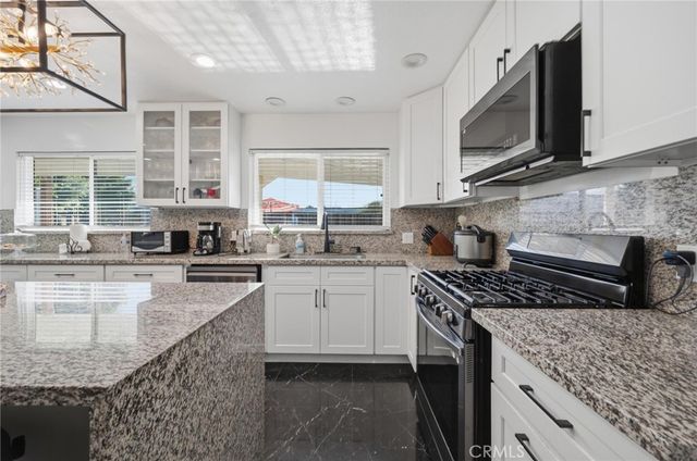 18930 Cantara Street, Reseda, CA 91335