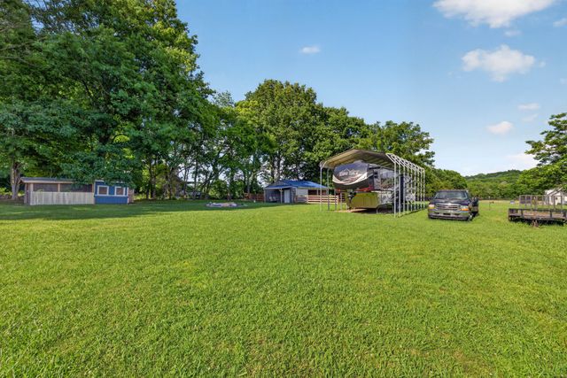 5205 SE Tater Peeler Rd, Lebanon, TN 37090