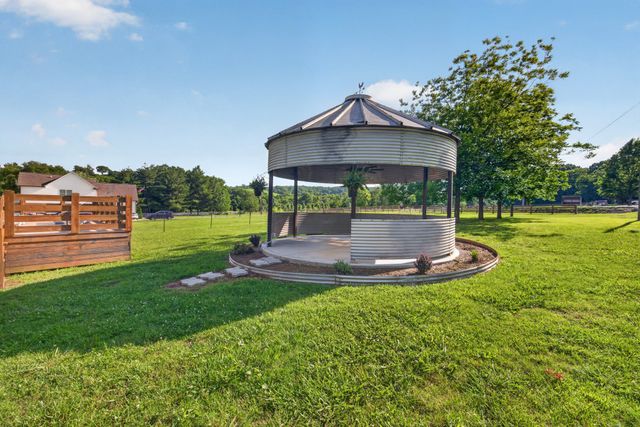 5205 SE Tater Peeler Rd, Lebanon, TN 37090