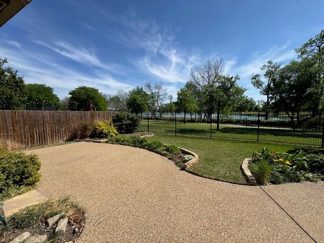 9332 Wood Duck Drive, Fort Worth, TX 76118