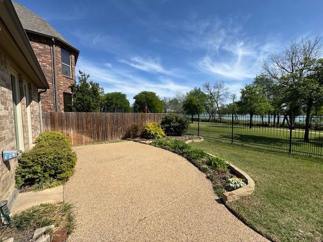 9332 Wood Duck Drive, Fort Worth, TX 76118