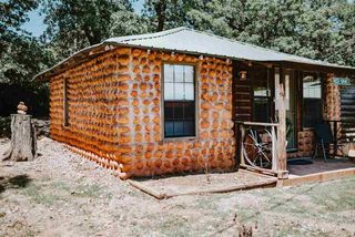 225 D E Lake Dr, Medicine Park, OK 73557