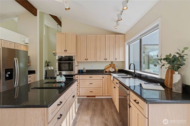 4610 Marine View Place, Bremerton, WA 98312