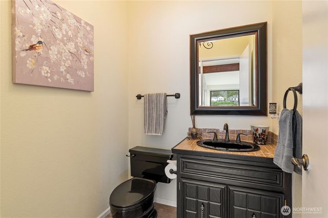4610 Marine View Place, Bremerton, WA 98312