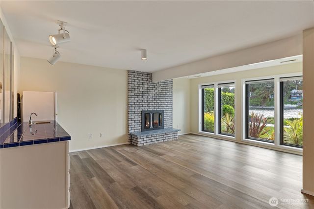 4610 Marine View Place, Bremerton, WA 98312