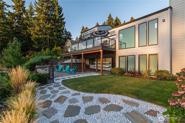 4610 Marine View Place, Bremerton, WA 98312