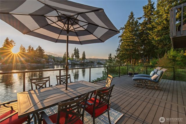 4610 Marine View Place, Bremerton, WA 98312