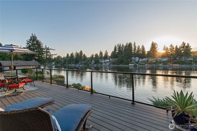 4610 Marine View Place, Bremerton, WA 98312