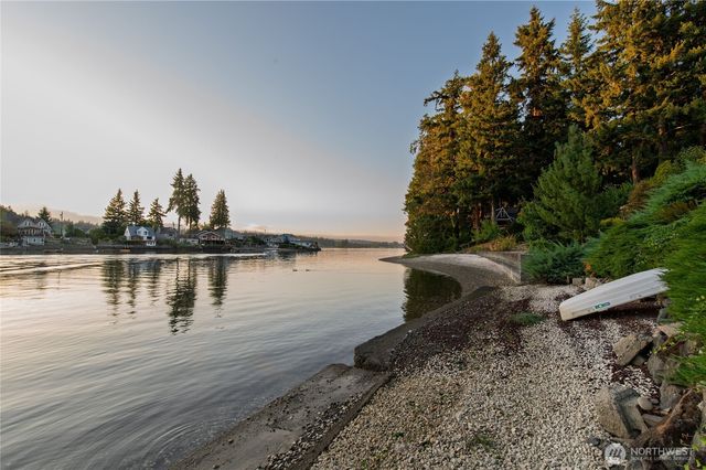 4610 Marine View Place, Bremerton, WA 98312