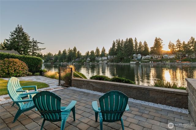 4610 Marine View Place, Bremerton, WA 98312