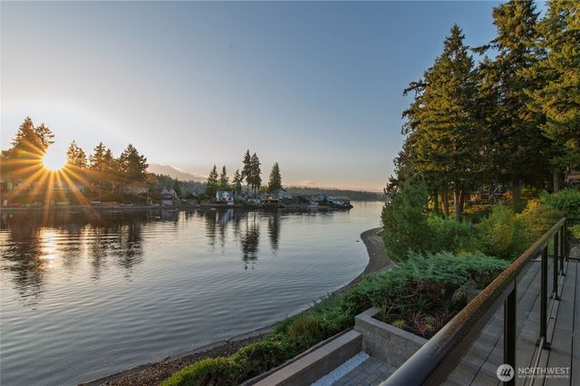 4610 Marine View Place, Bremerton, WA 98312