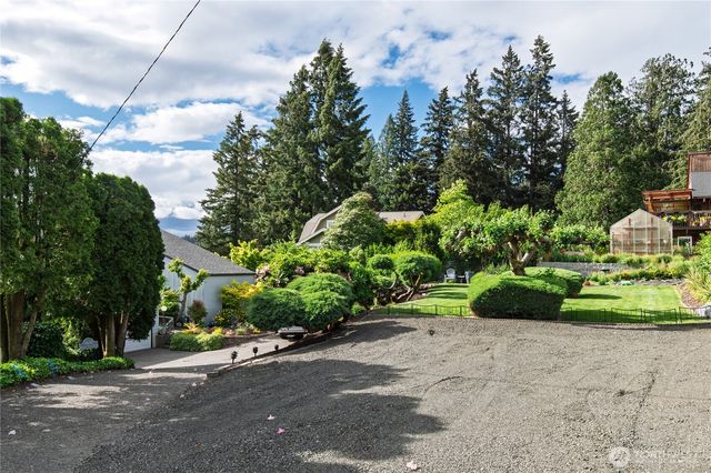 4610 Marine View Place, Bremerton, WA 98312
