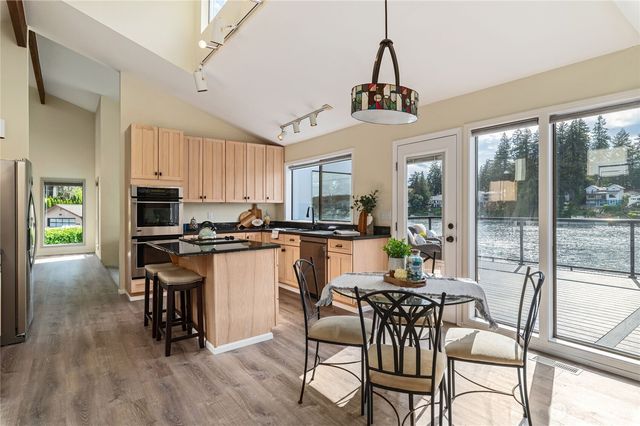 4610 Marine View Place, Bremerton, WA 98312