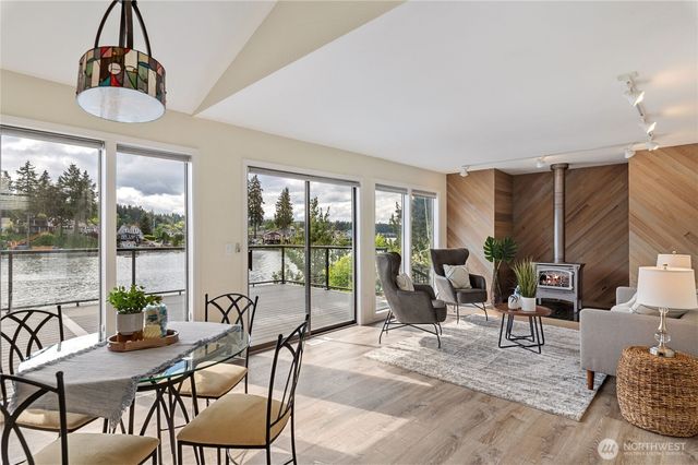 4610 Marine View Place, Bremerton, WA 98312