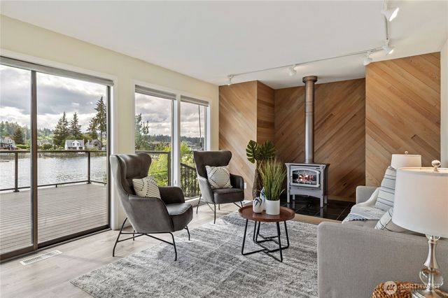 4610 Marine View Place, Bremerton, WA 98312