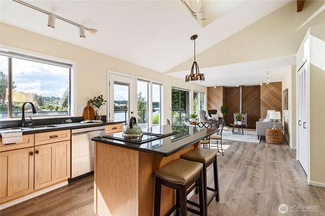 4610 Marine View Place, Bremerton, WA 98312