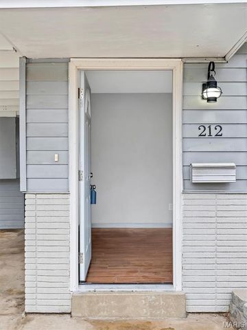 212 Lindy Boulevard, Ballwin, MO 63021