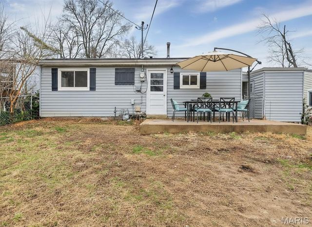 212 Lindy Boulevard, Ballwin, MO 63021