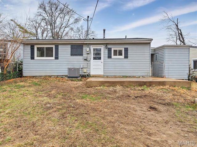 212 Lindy Boulevard, Ballwin, MO 63021