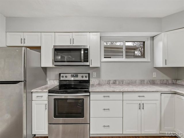 212 Lindy Boulevard, Ballwin, MO 63021