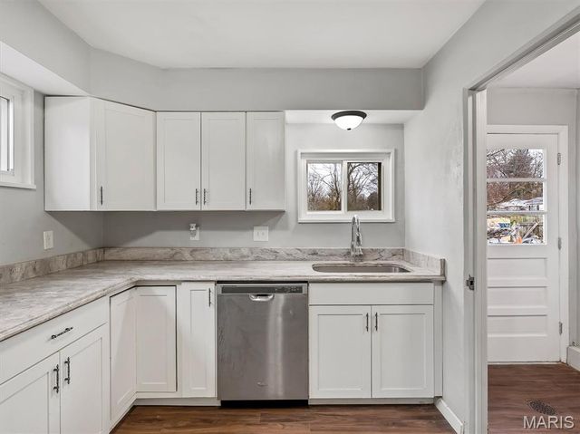 212 Lindy Boulevard, Ballwin, MO 63021