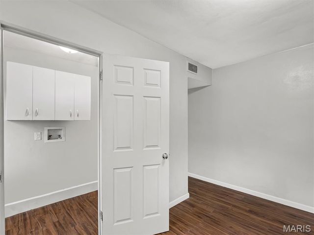 212 Lindy Boulevard, Ballwin, MO 63021