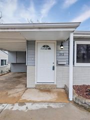 212 Lindy Boulevard, Ballwin, MO 63021
