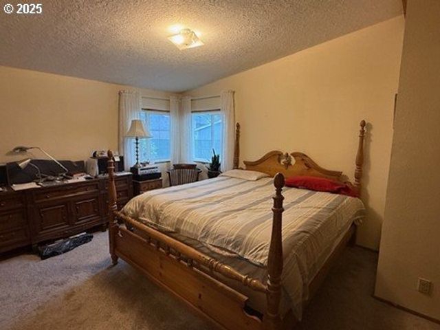 1199 N TERRY St, Eugene, OR 97402