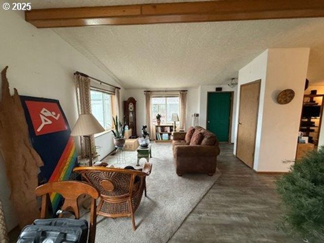 1199 N TERRY St, Eugene, OR 97402