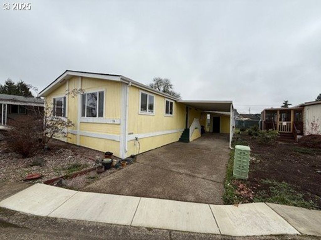 1199 N TERRY St, Eugene, OR 97402