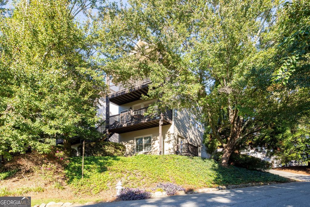 1055 Davis Circle NW R, Atlanta, GA 30318 — photo 2