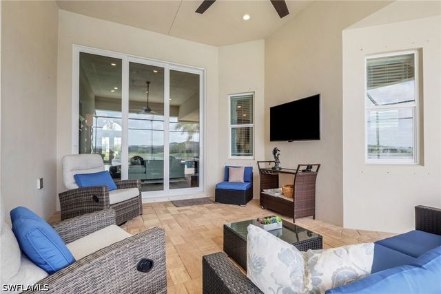 8924 Mustique LN, Naples, FL 34114