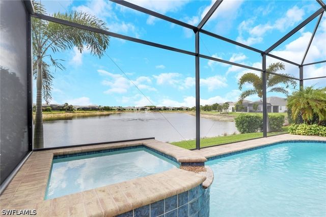 8924 Mustique LN, Naples, FL 34114