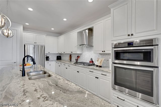 8924 Mustique LN, Naples, FL 34114