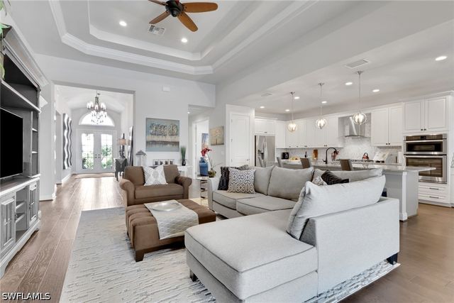 8924 Mustique LN, Naples, FL 34114