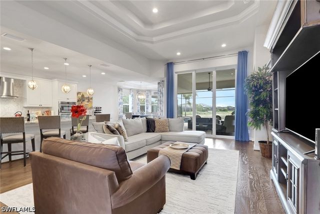 8924 Mustique LN, Naples, FL 34114